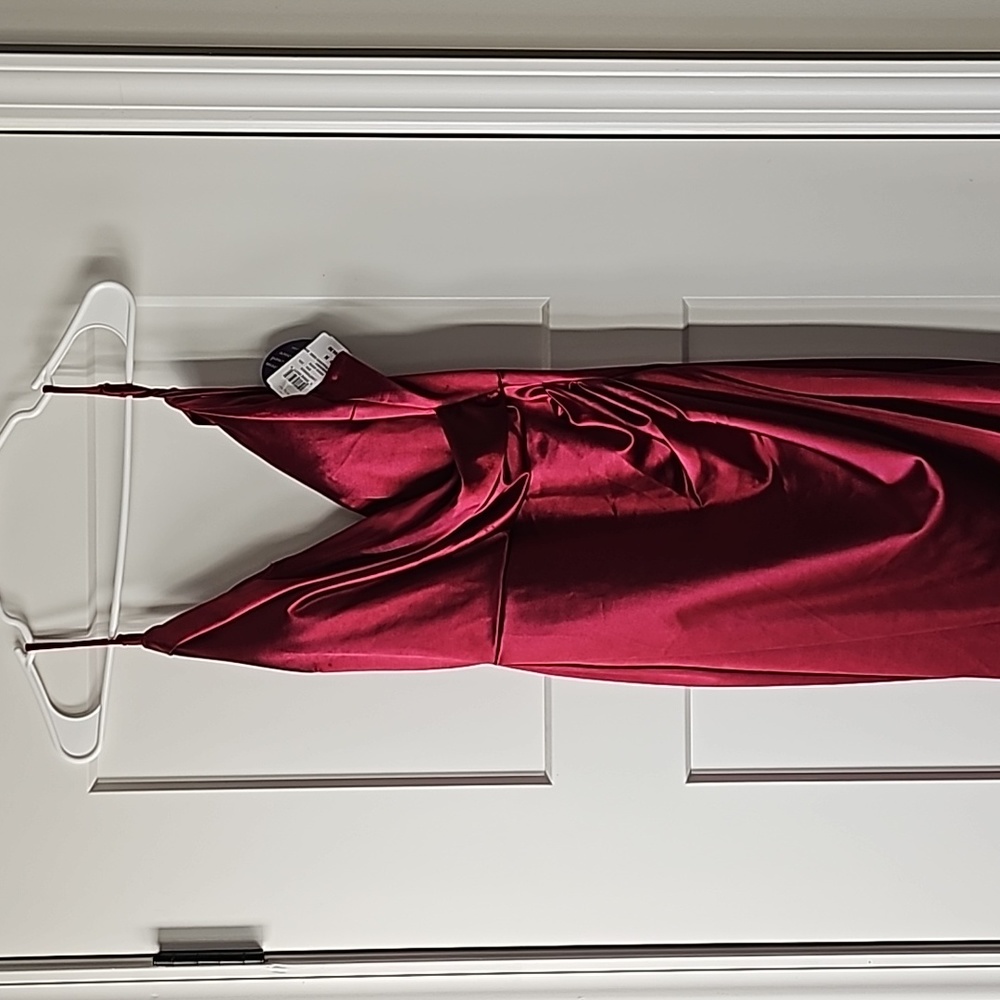 Windsor brand, long, burgundy dress. Size Medium.